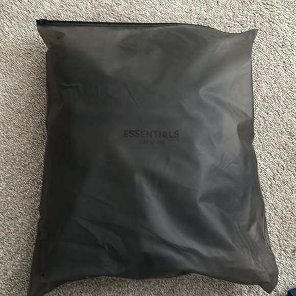 Fear of god essentials relaxed sweatshirt - Picture 3 of 3